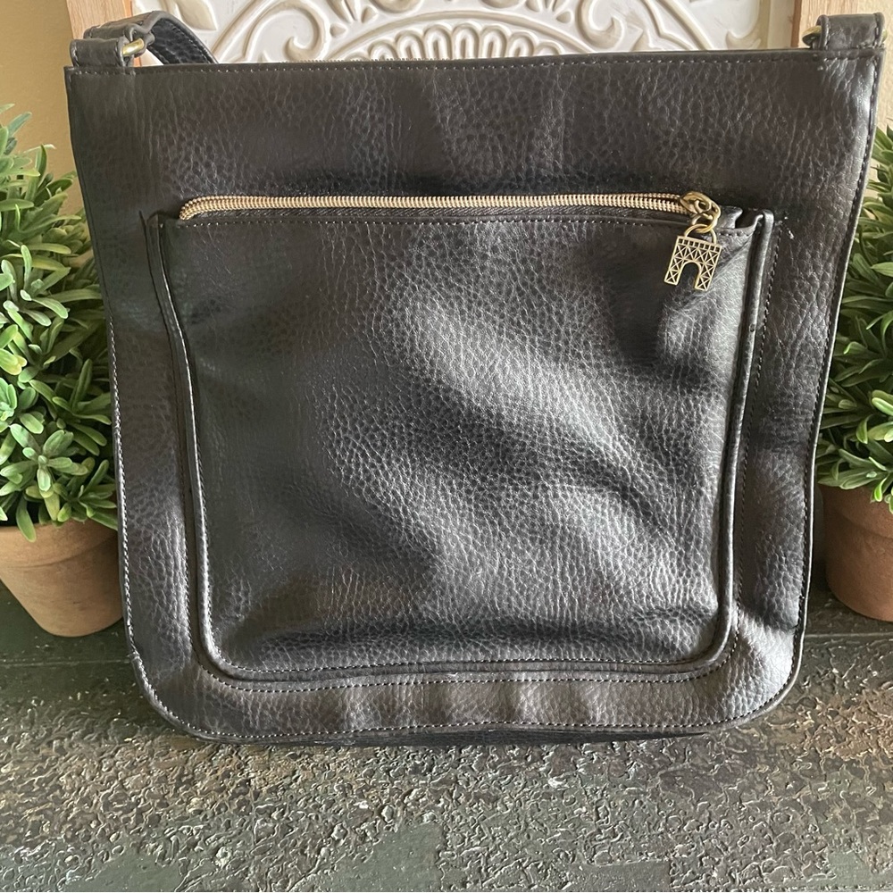 Relic leather shoulder bag - Picture 2 of 10